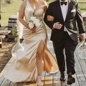 CHAMPAGNE BRIDESMAID DRESS - NEW